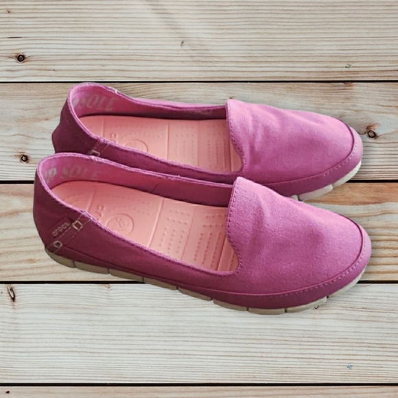 CROCS Shoes - Pink CROCS size 8